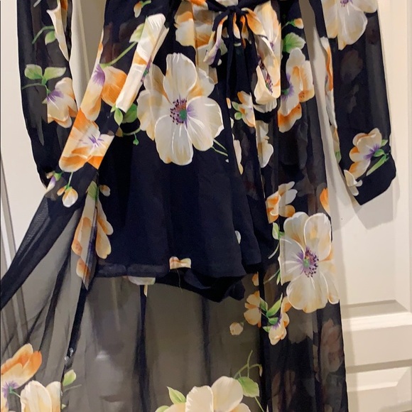 Floral Long sleeve, shorts dress - Picture 2 of 3